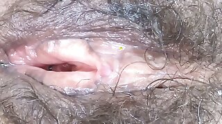 I come back fucking on the beach, I show my hairy pussy added to my husband licks me